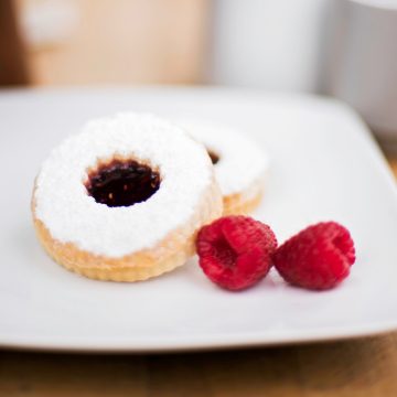 Linzer Cookies